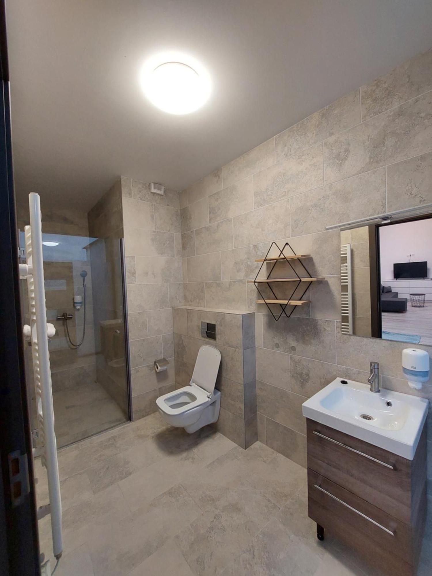 Nomi Ultracentral Apartments Тыргу-Муреш Номер фото